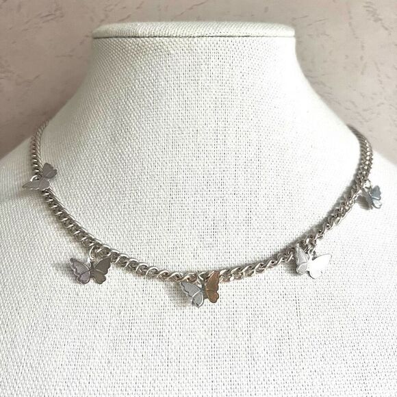 Claire’s Butterfly Choker Necklace in Silvertone 18 inches - Picture 1 of 5